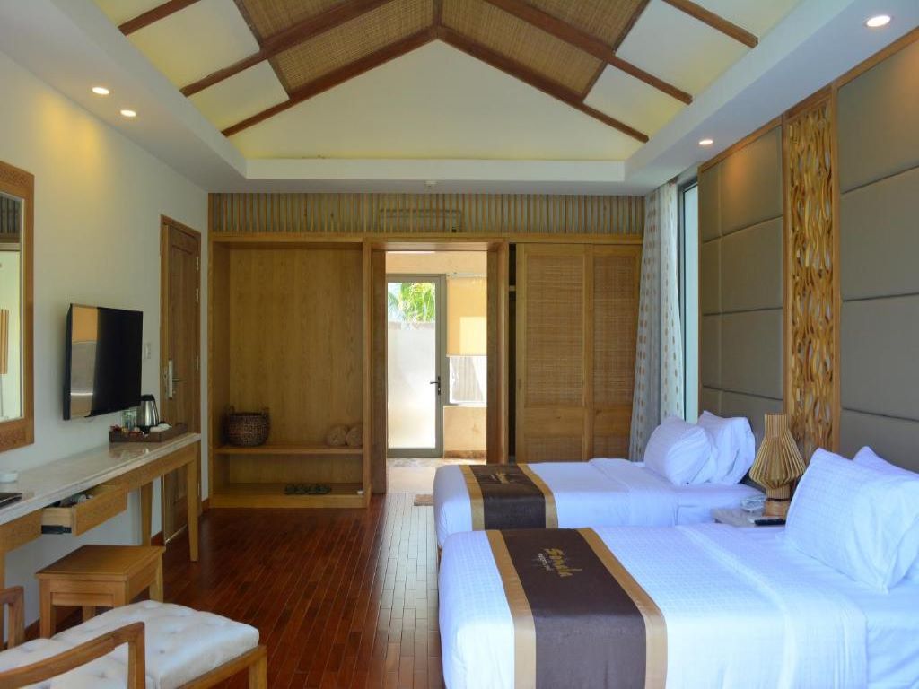 02-Bed Room Beach Front Bungalow -bestbooking.vn