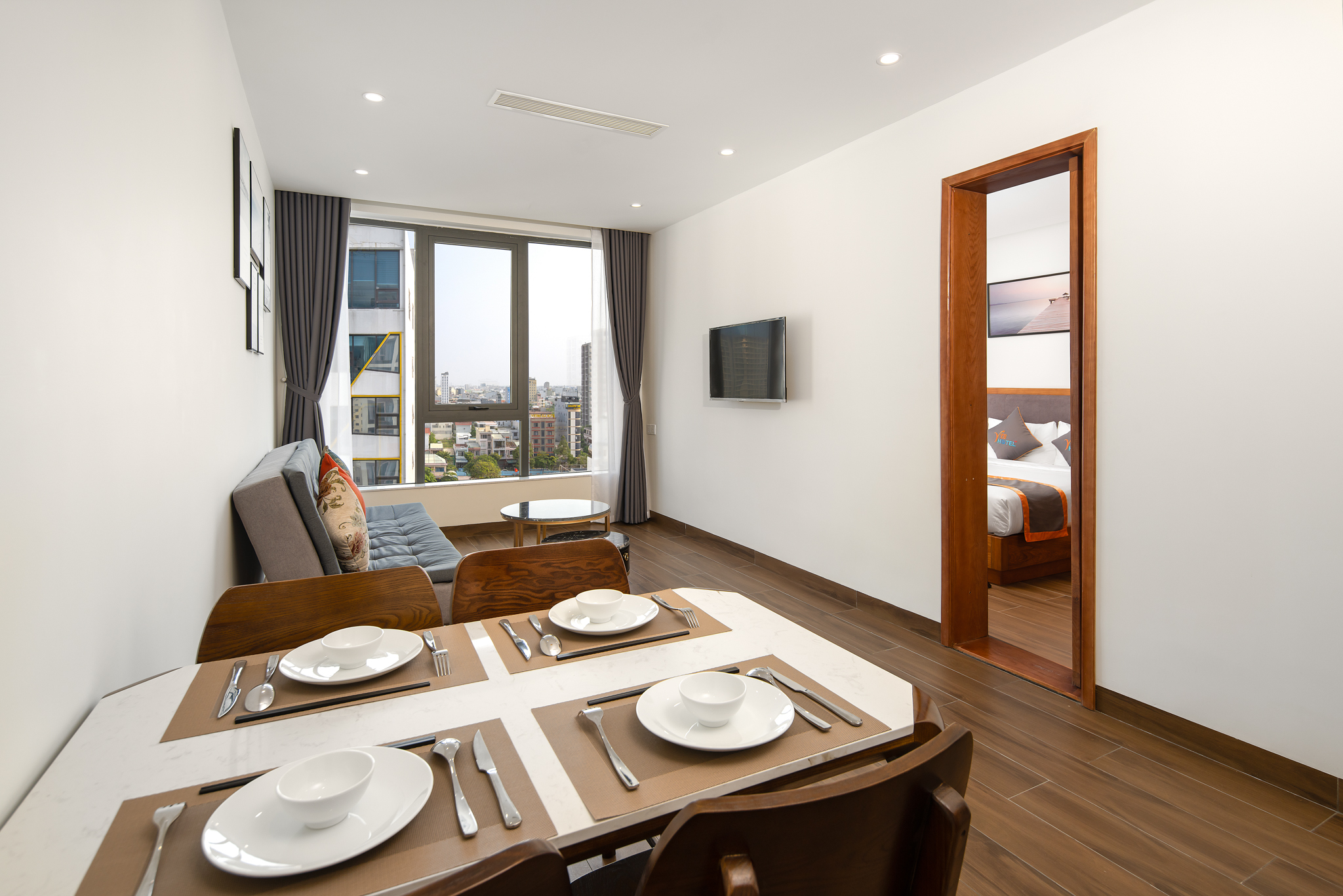Apartment Gồm 3 phòng (2 phòng ngủ + 1 phòng khách+ bếp)