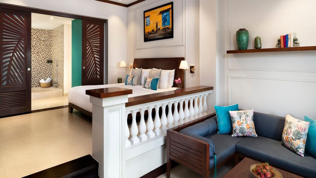 Deluxe River View Suite
