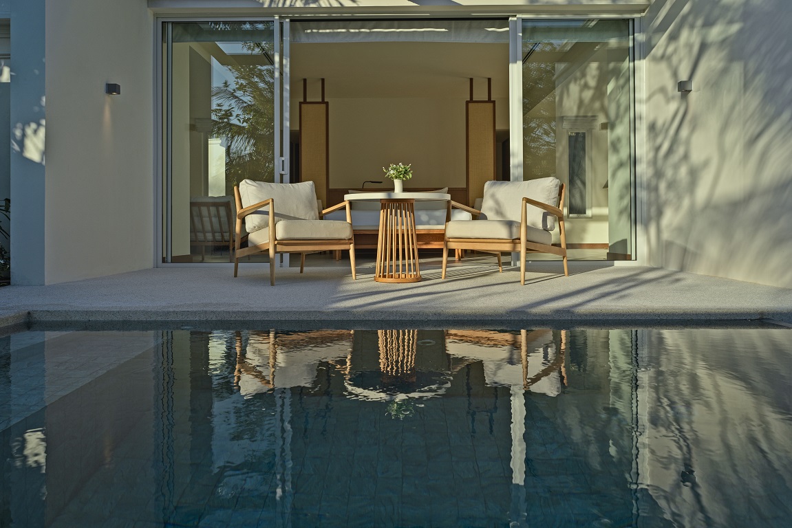 Deluxe Suite with Pool View