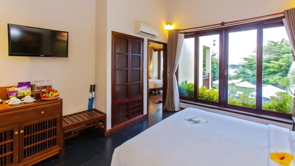 Premier President Suite River