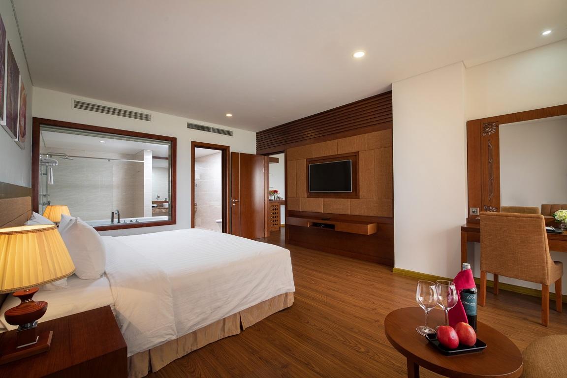 Deluxe Suite Ocean View -bestbooking.vn