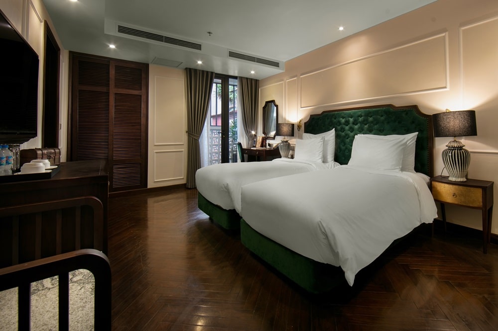 Deluxe Window Twin Room-bestbooking.vn