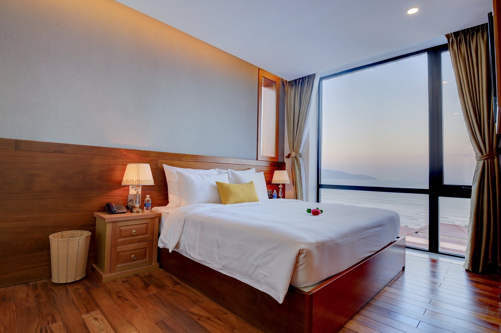 Double Suite Sea Viewwith Bathtub - BestBooking.vn