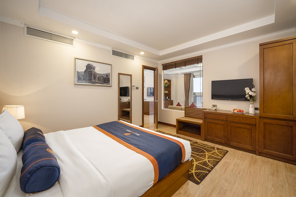 Family connecting 2 -bestbooking.vn