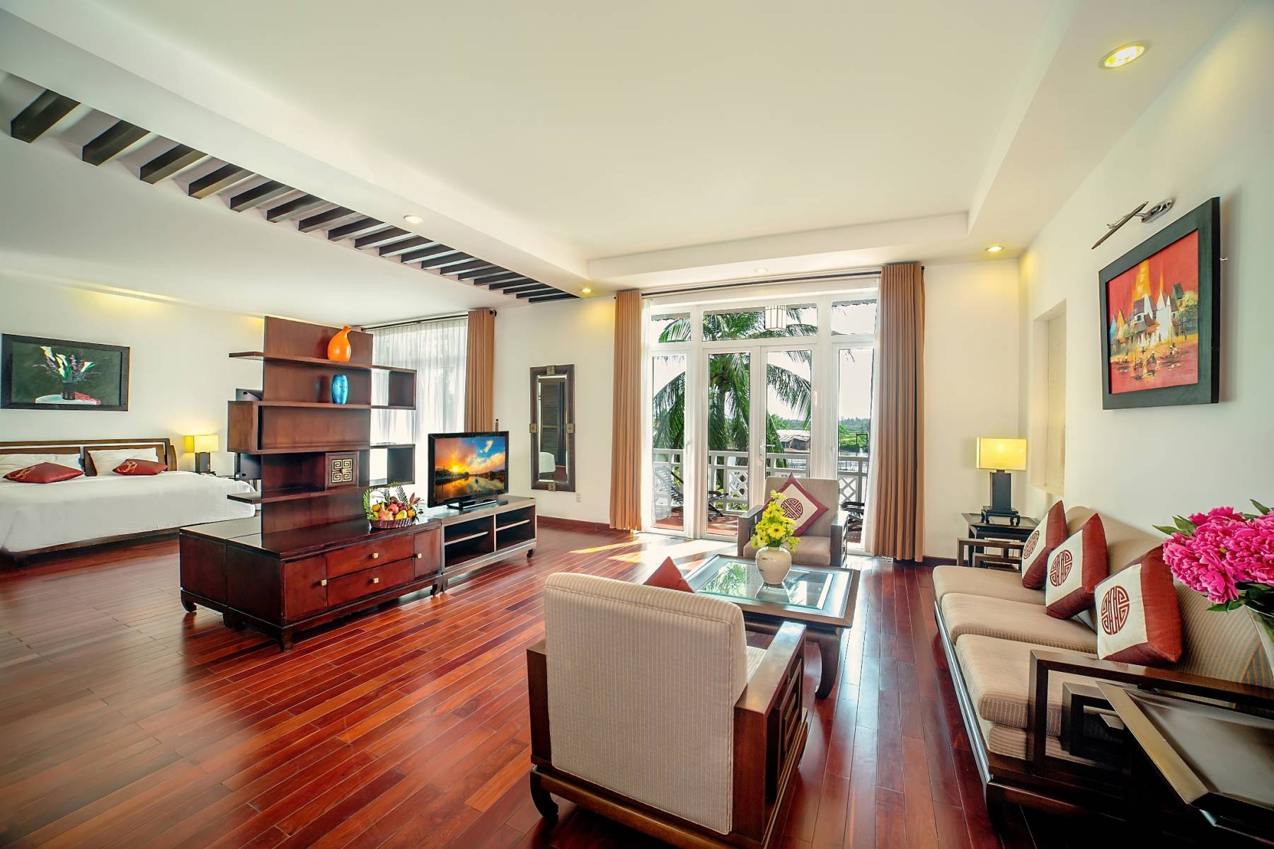 Phòng Family Suite Hướng Sông
