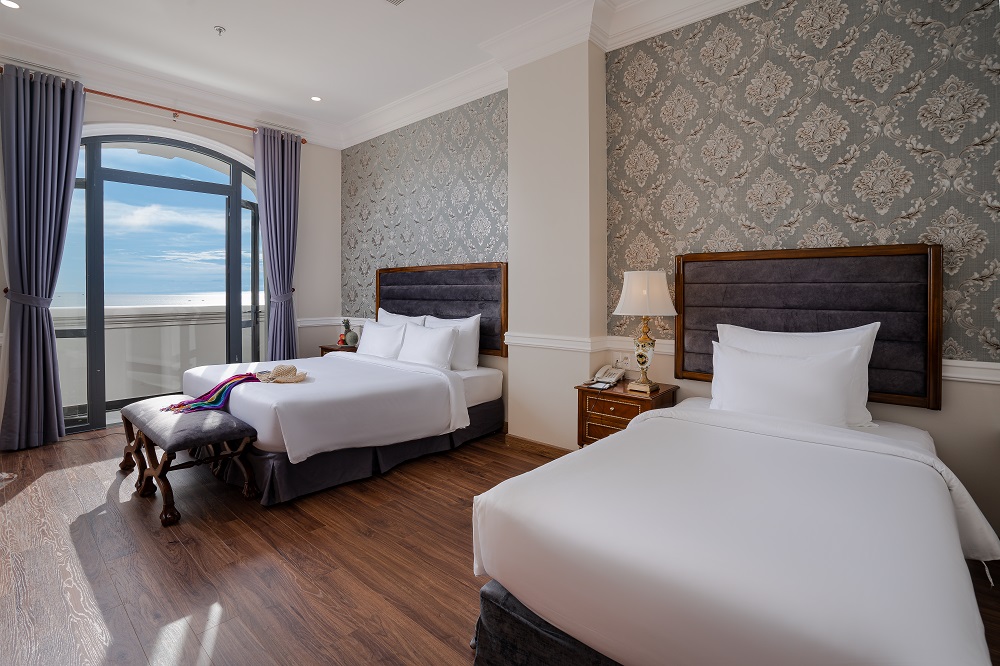 Junior Suite Room - BestBooking.vn