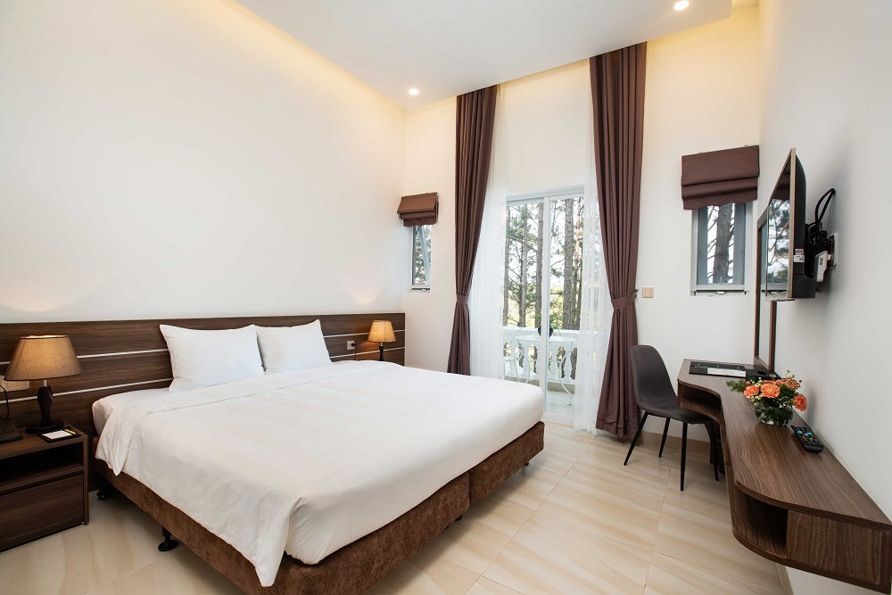 Phòng Deluxe Hướng Hồ - BestBooking.vn