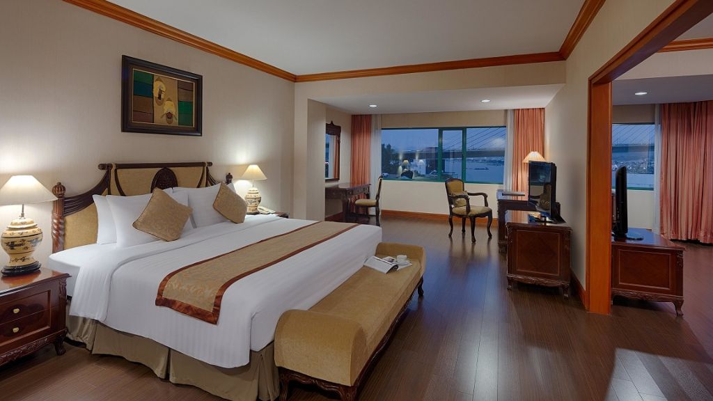 Phòng Plaza Suite-BestBooking.vn