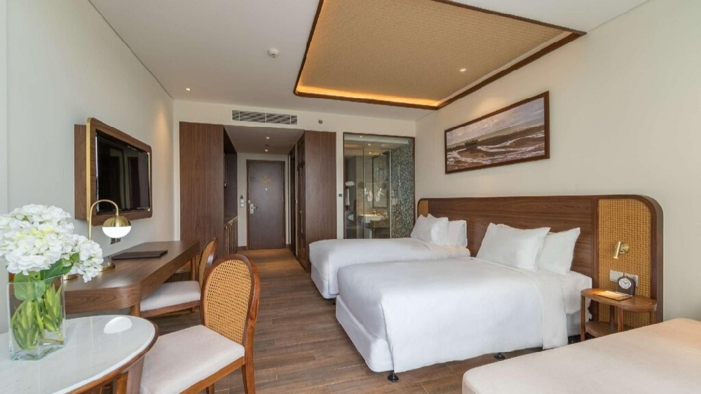 Phòng Premier Deluxe King or Twin - BestBooking.vn