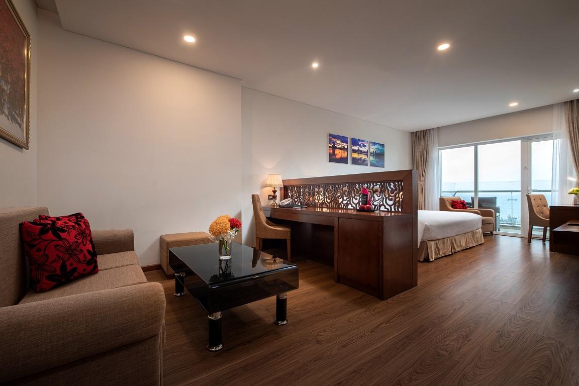 Premier Suite Ocean View -bestbooking.vn