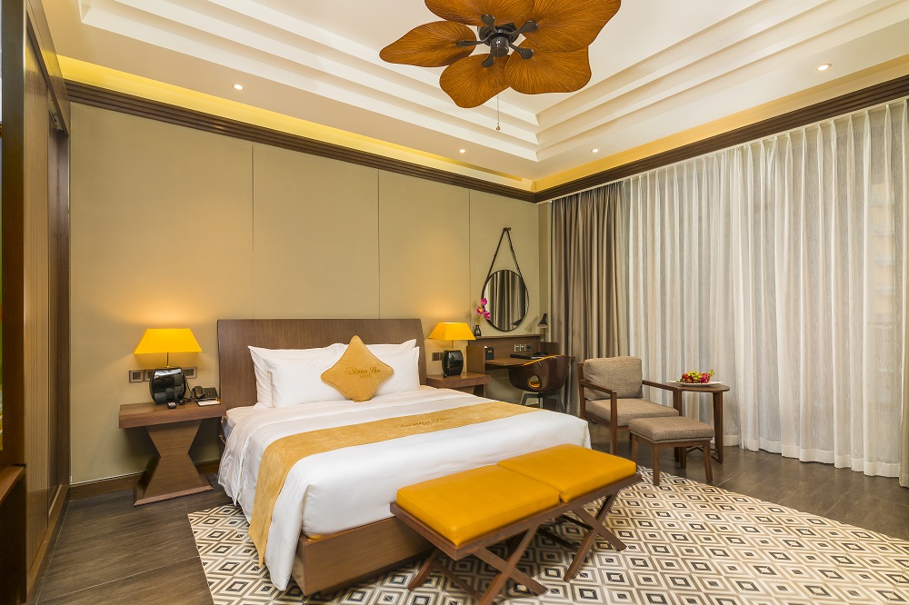 Premier Suite - bestbooking.vn