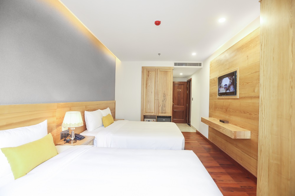 Triple Partial Sea View - BestBooking.vn