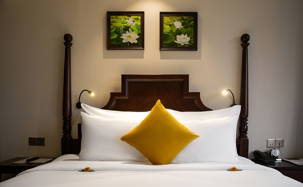 Deluxe Balcony-bestbooking.vn