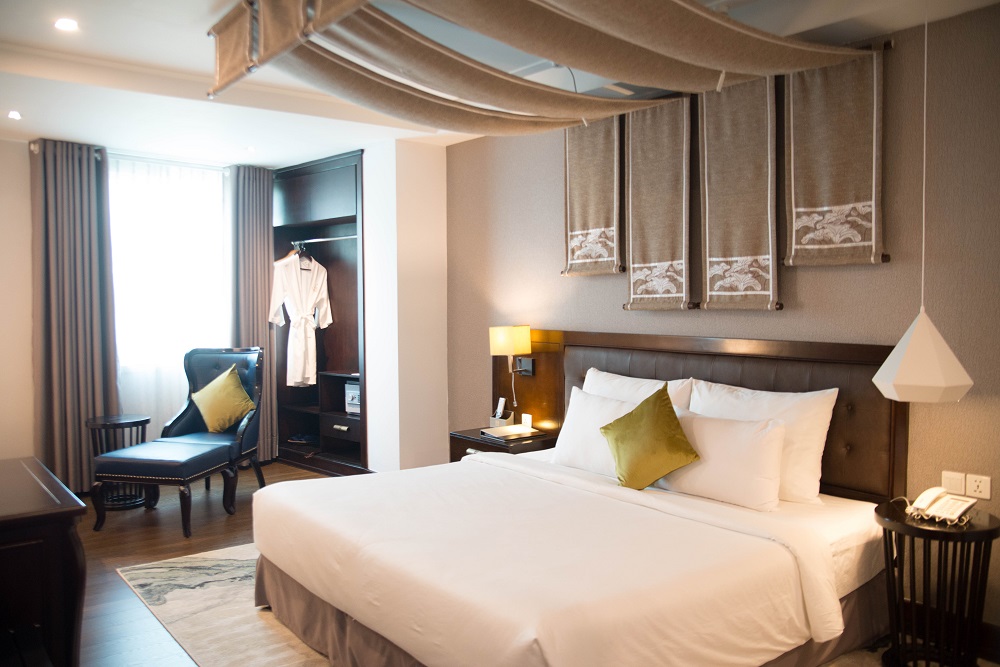 Odys Premium - with window - BestBooking.vn