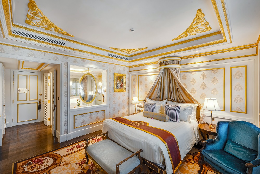 Royal Superior - BestBooking.vn