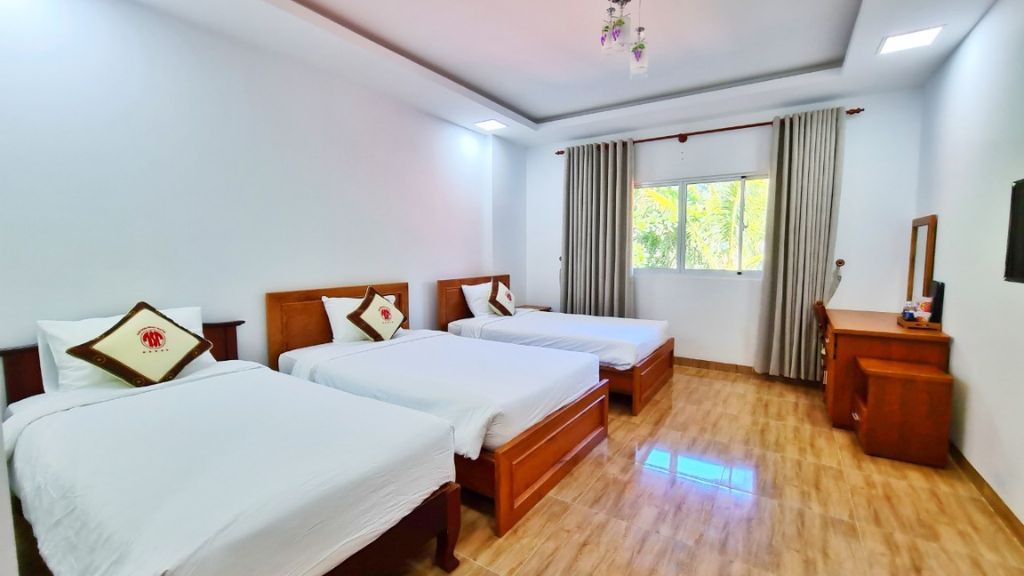Standard Room Triple-bestbooking.vn