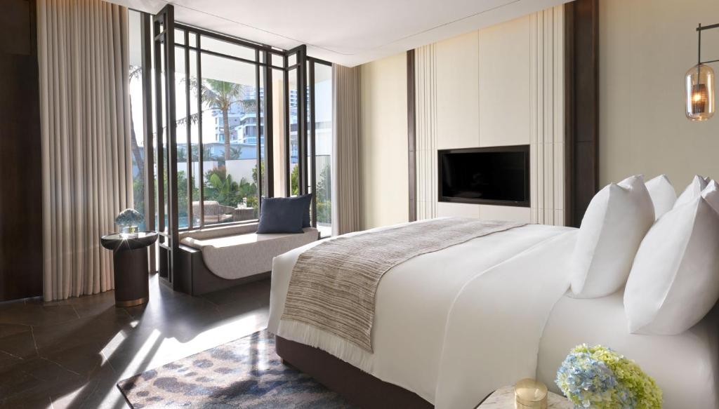 Beach Front One Bedroom With Pool- Bestbooking.vn