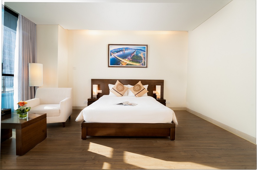 Deluxe City View- Bestbooking.vn