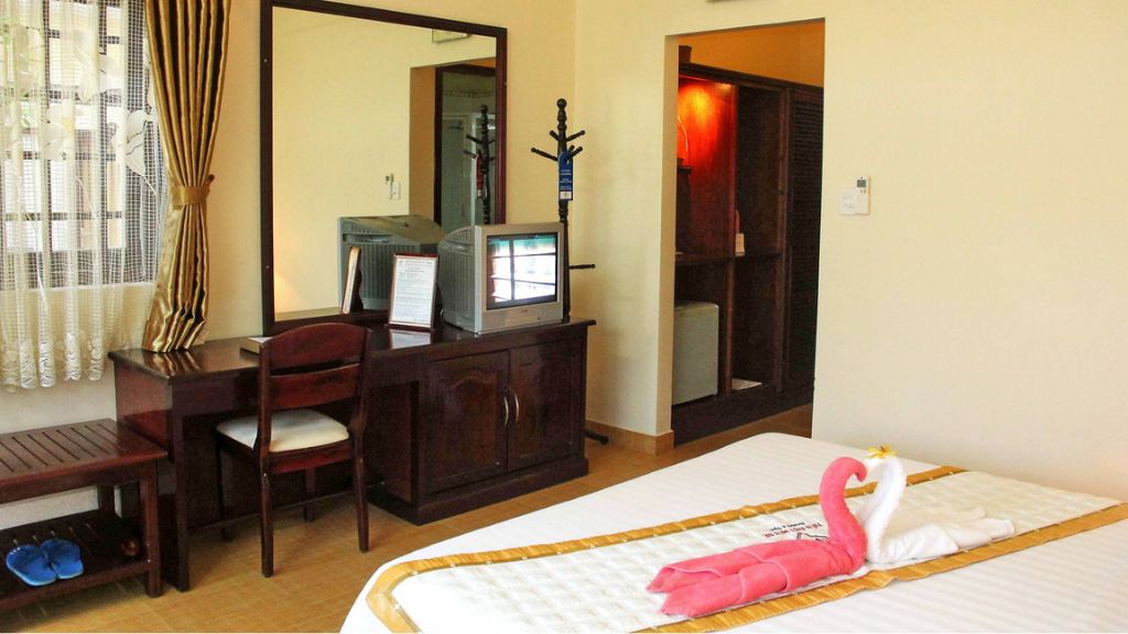 Khu phía biển - Deluxe Room - BestBooking.vn