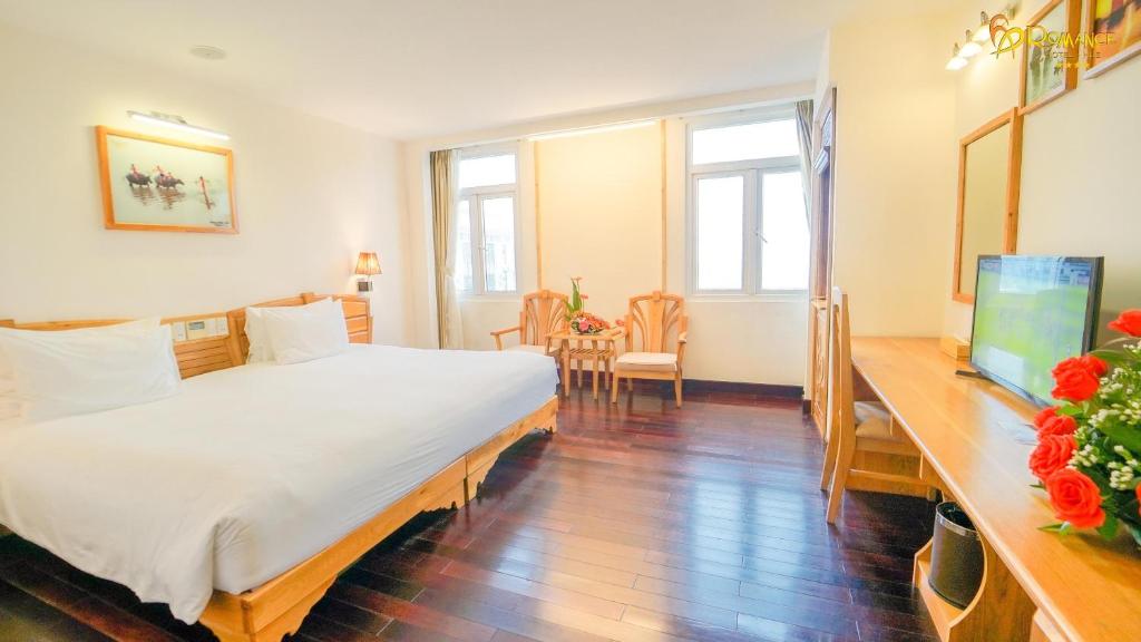 Romance Hotel-bestbooking.vn