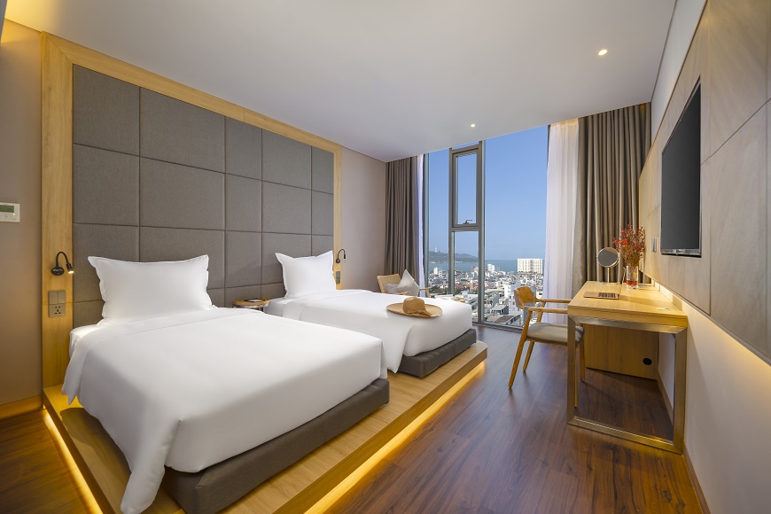 Deluxe with Bathtub City View - Bestbooking.vn