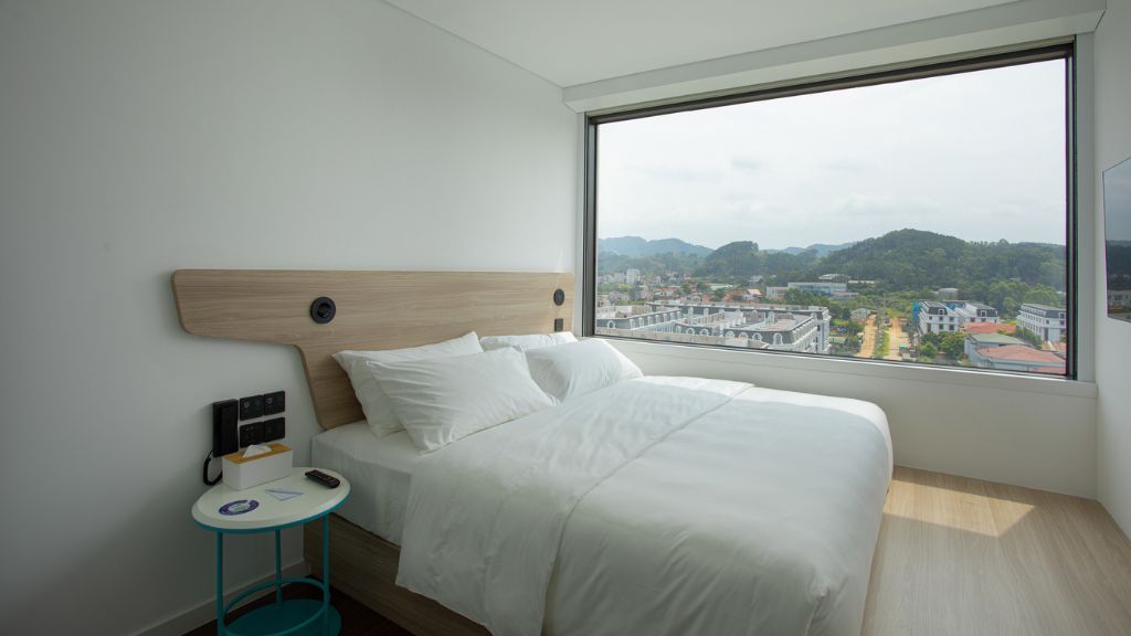 JO King Bed Room - Bestbooking.vn