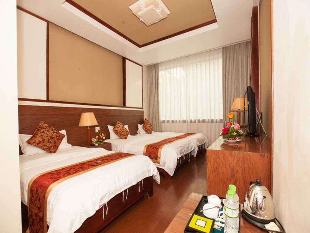 Phòng Deluxe Giường Đôi - Bestbooking.vn