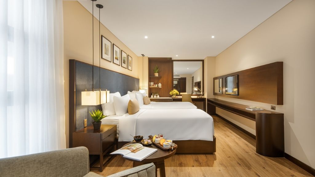 Premier Deluxe Triple- Bestbooking.vn