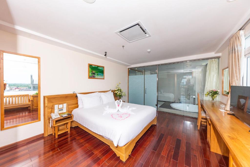 Romance Hotel-bestbooking.vn