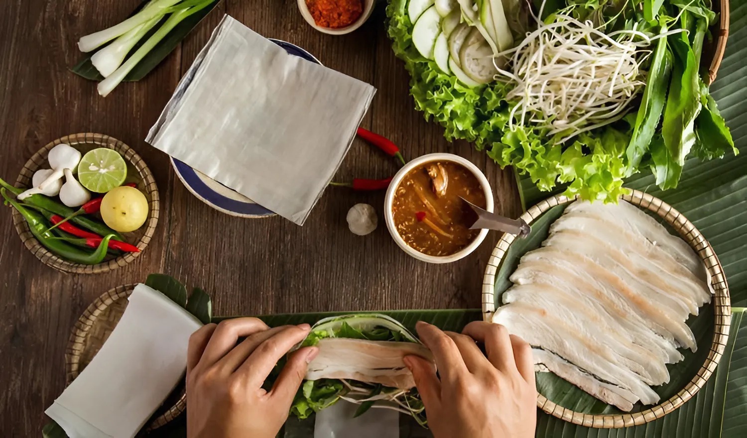 Top 10 Món Ăn Phải Thử Khi Tham Gia Tour Đà Nẵng 3 Ngày 2 Đêm BestBooking Travel