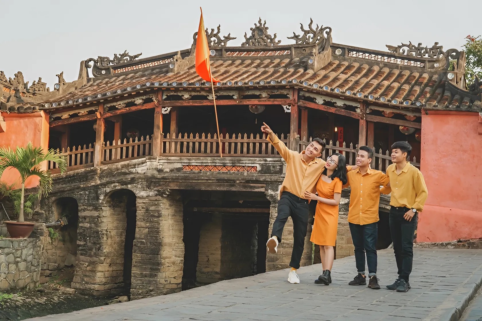 TOUR ĐÀ NẴNG HUẾ CHUYẾN TÀU DI SẢN MIỀN TRUNG – SẮC MÀU LỊCH SỬ TỪ HỒ CHÍ MINH