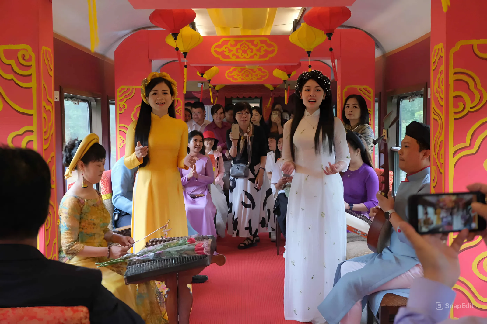 TOUR ĐÀ NẴNG HUẾ CHUYẾN TÀU DI SẢN MIỀN TRUNG – SẮC MÀU LỊCH SỬ TỪ HỒ CHÍ MINH